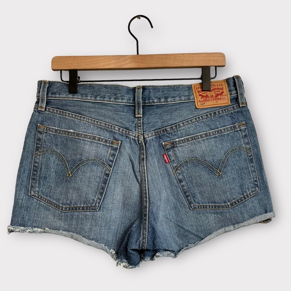 Levi’s 501 Distressed Cut Off Denim Shorts Size 30 - Picture 3 of 5